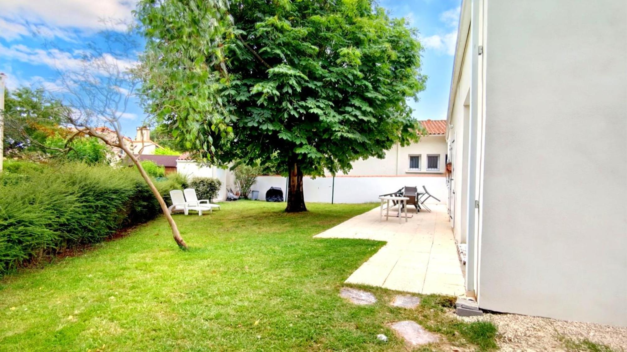 Villa Sous Le Marronnier - Maison Pour 4 Avec Jardin Royan Exterior foto